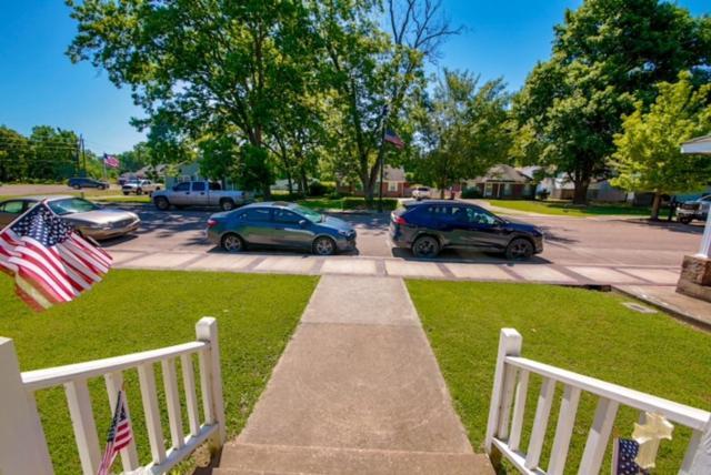 Historic Town Square Bungalow In Heart Of Brighton Atoka Esterno foto